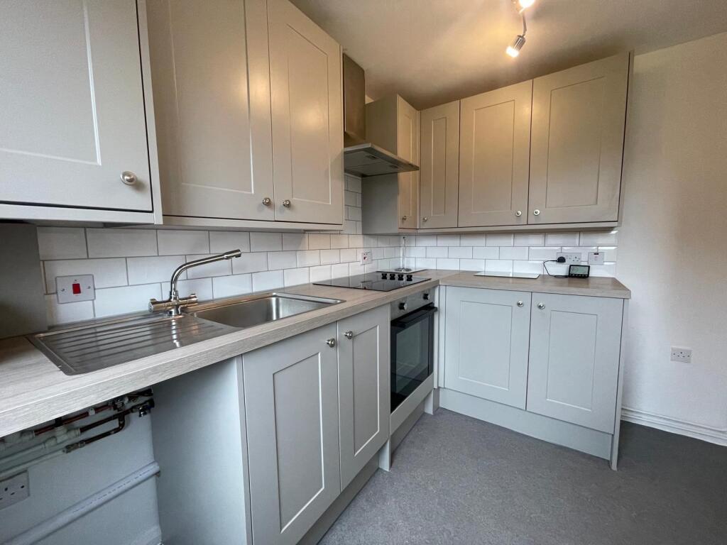 House in Worcester - View 4