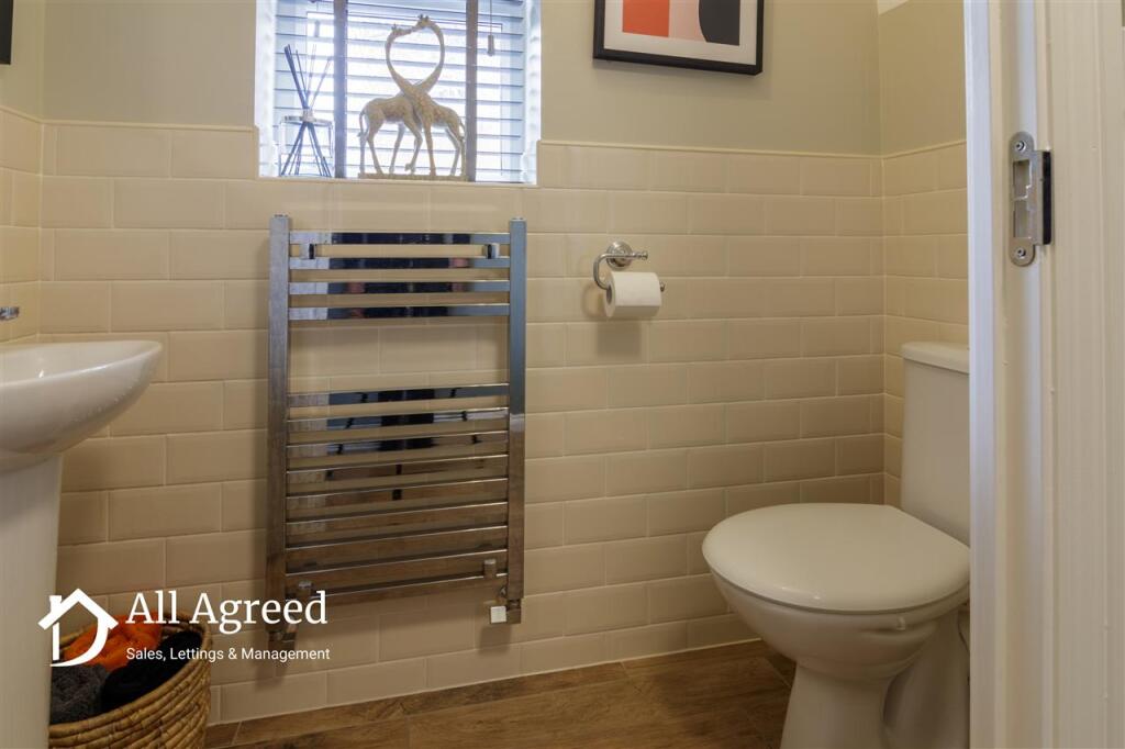House in Amber Valley, Somercotes - More