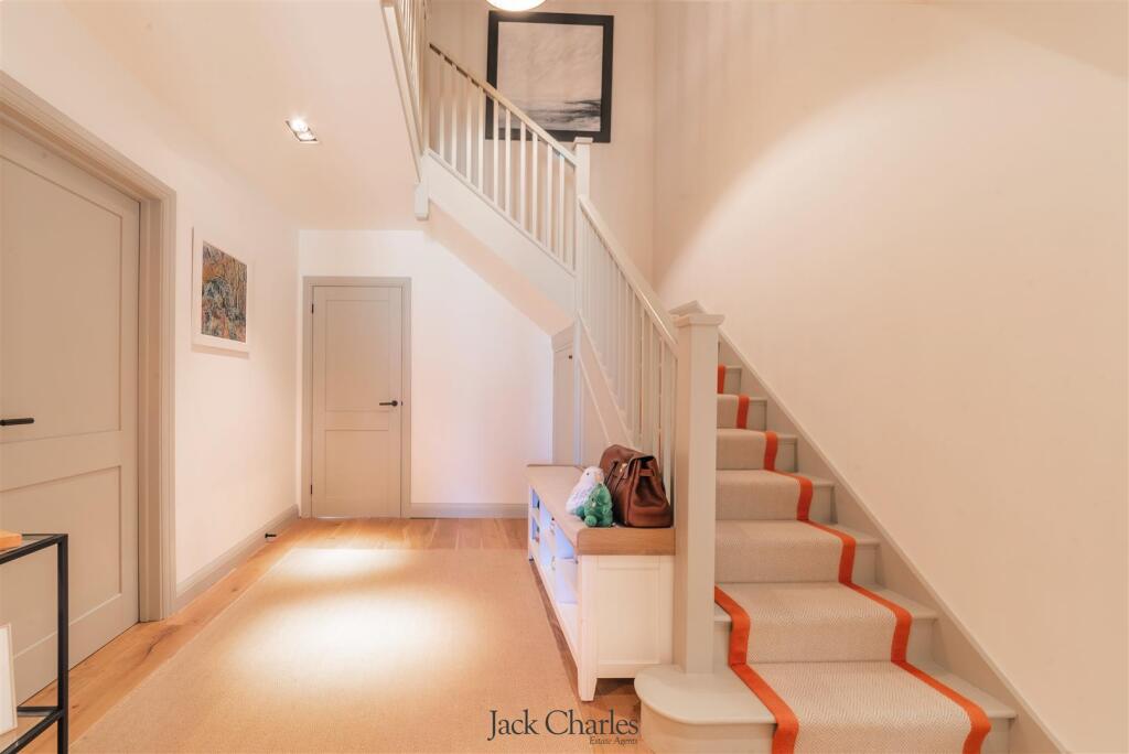 House in Tonbridge - View 3