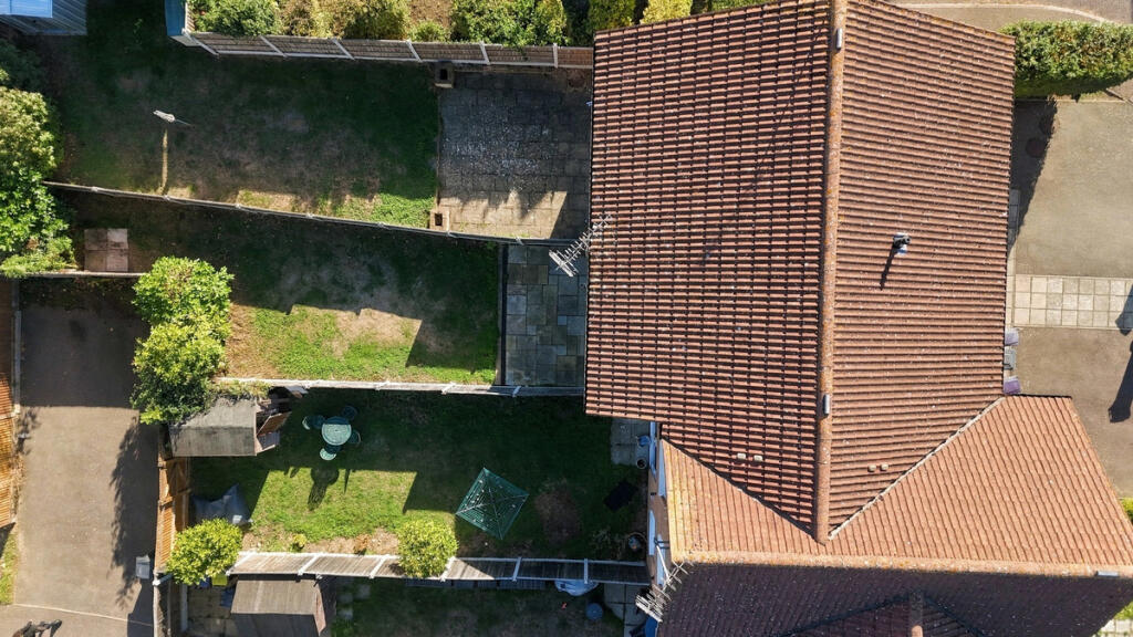 House in Rochford, Rayleigh - View 5