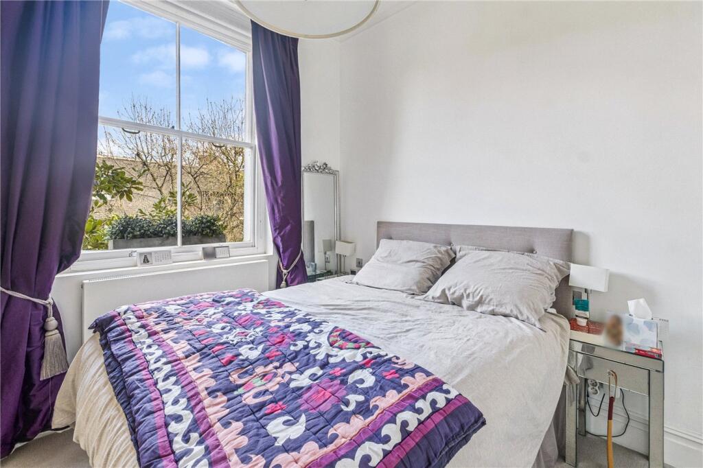 Apartment in London - More