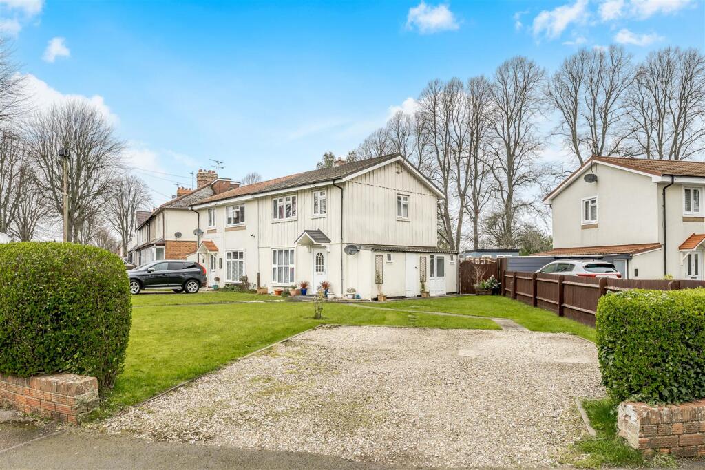 Main image of property: Easington Gardens, Banbury