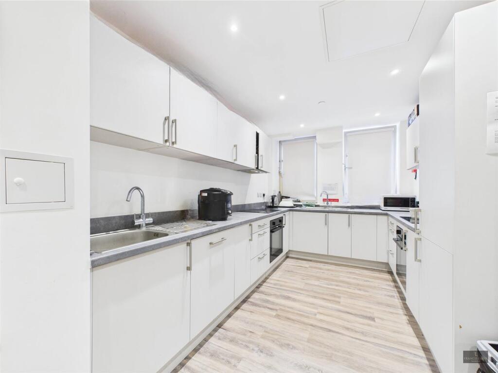 Apartment in Exeter, Devon - View 2