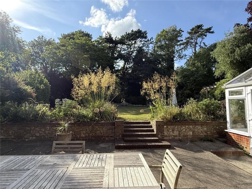 Apartment in Eastbourne, East Sussex - View 3
