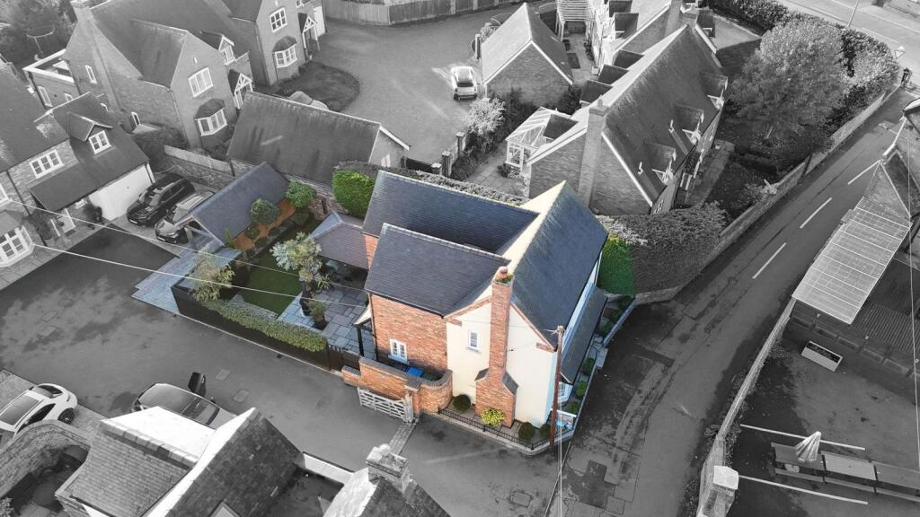 House in Stoke-on-Trent - View 3