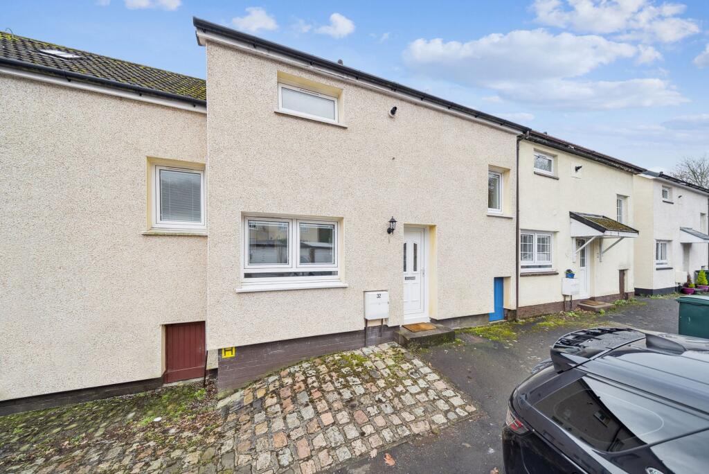 Main image of property: 32 Camperdown Court, Helensburgh, G84 9HJ