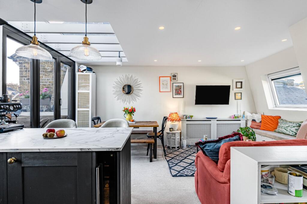 Apartment in London - View 2