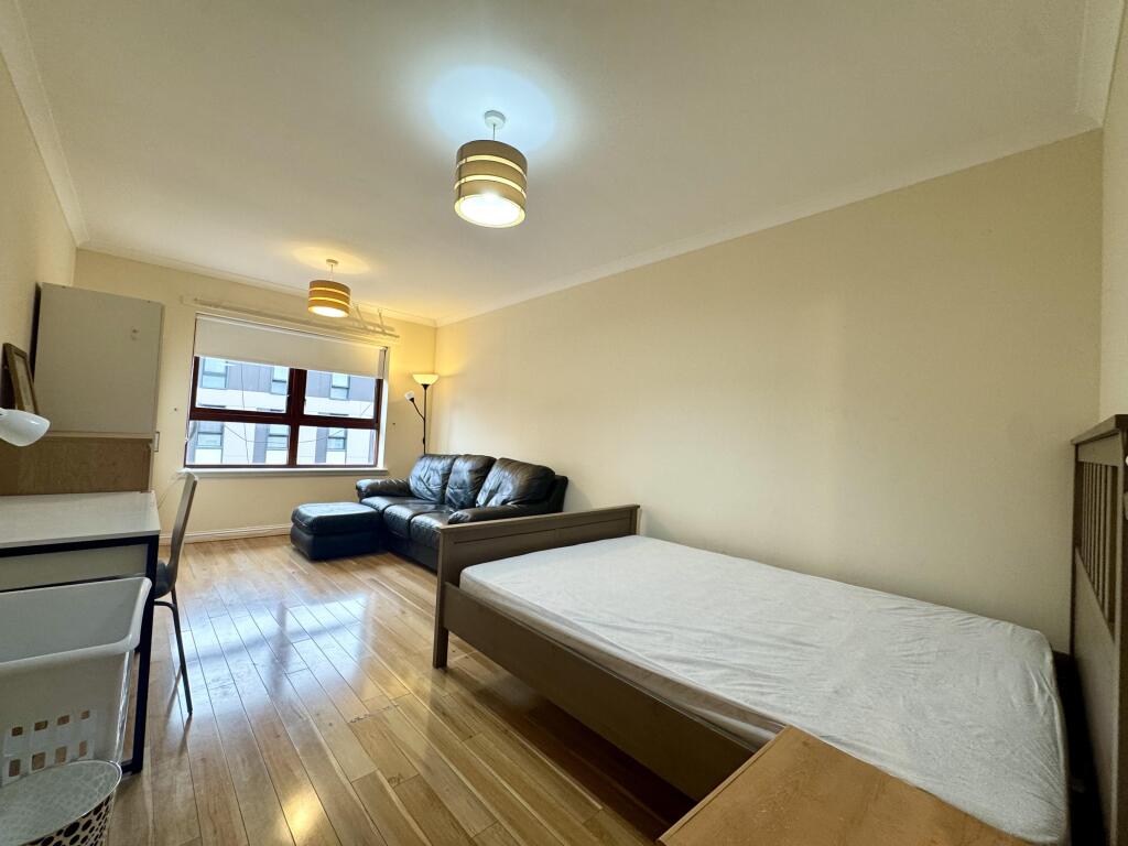 Apartment in Glasgow - View 2