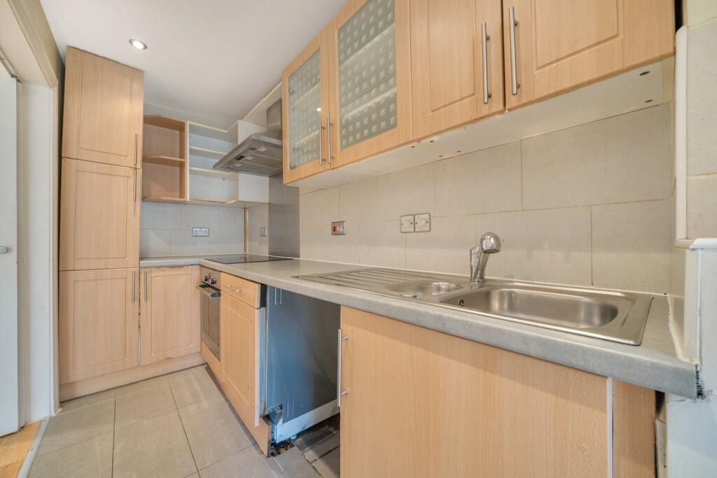 House in Dartford - View 5