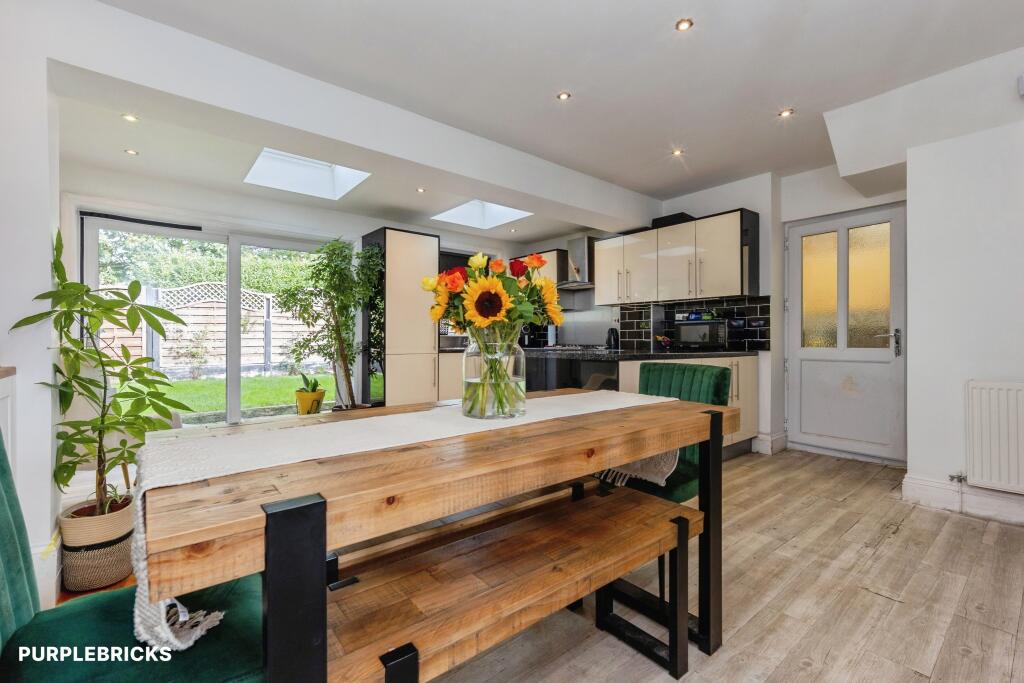 House in Tameside, Greater Manchester - More