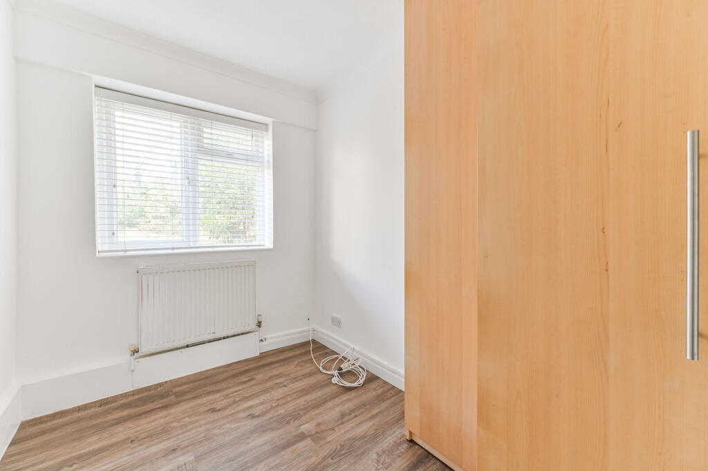 Apartment in Croydon - More