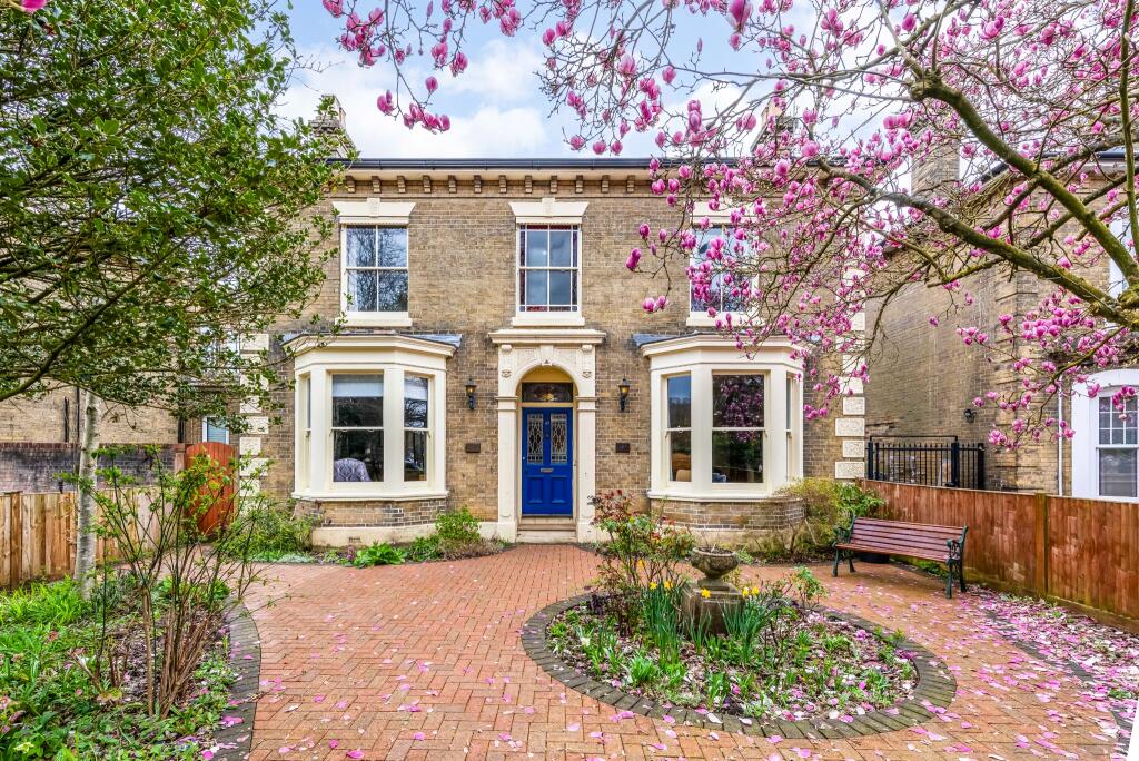 Main image of property: The Avenue, Southampton