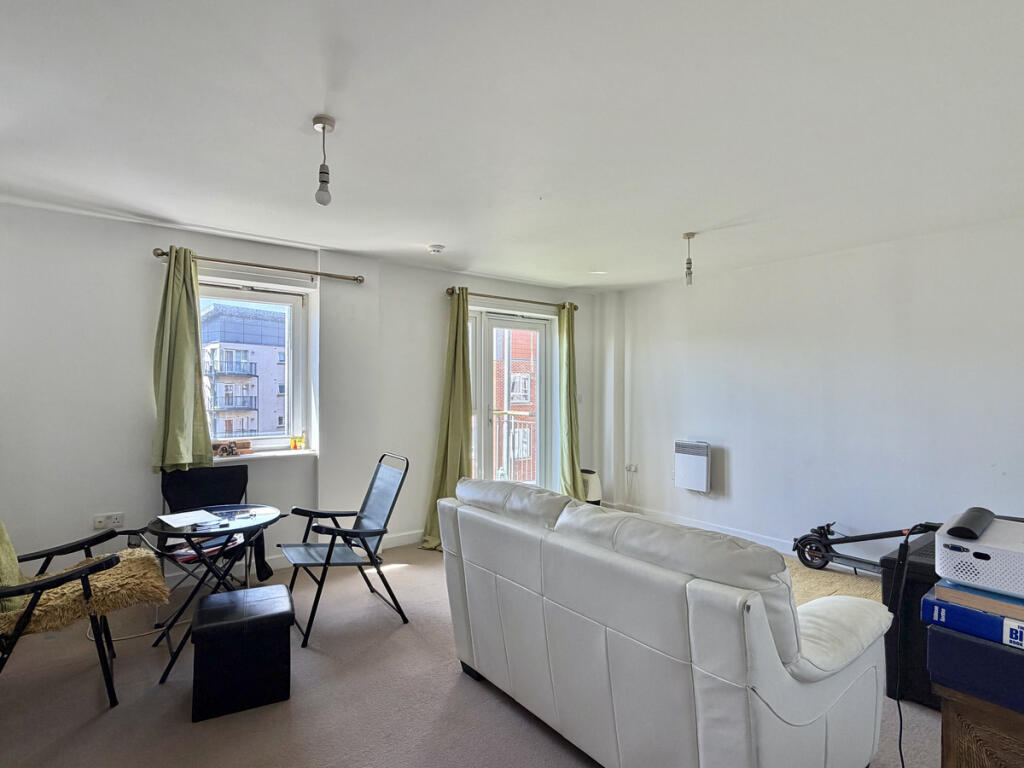 Avenel Way, Poole, BH15 photo 2