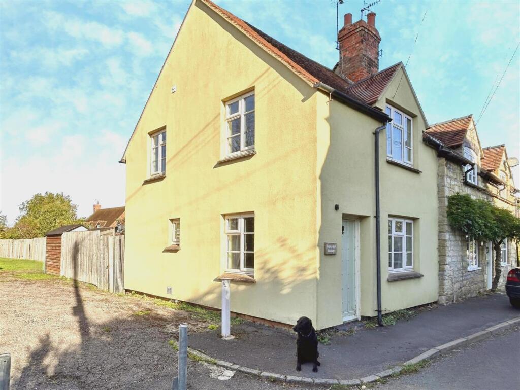 2-bed house on Brickwalk, Honeybourne, £285,000
