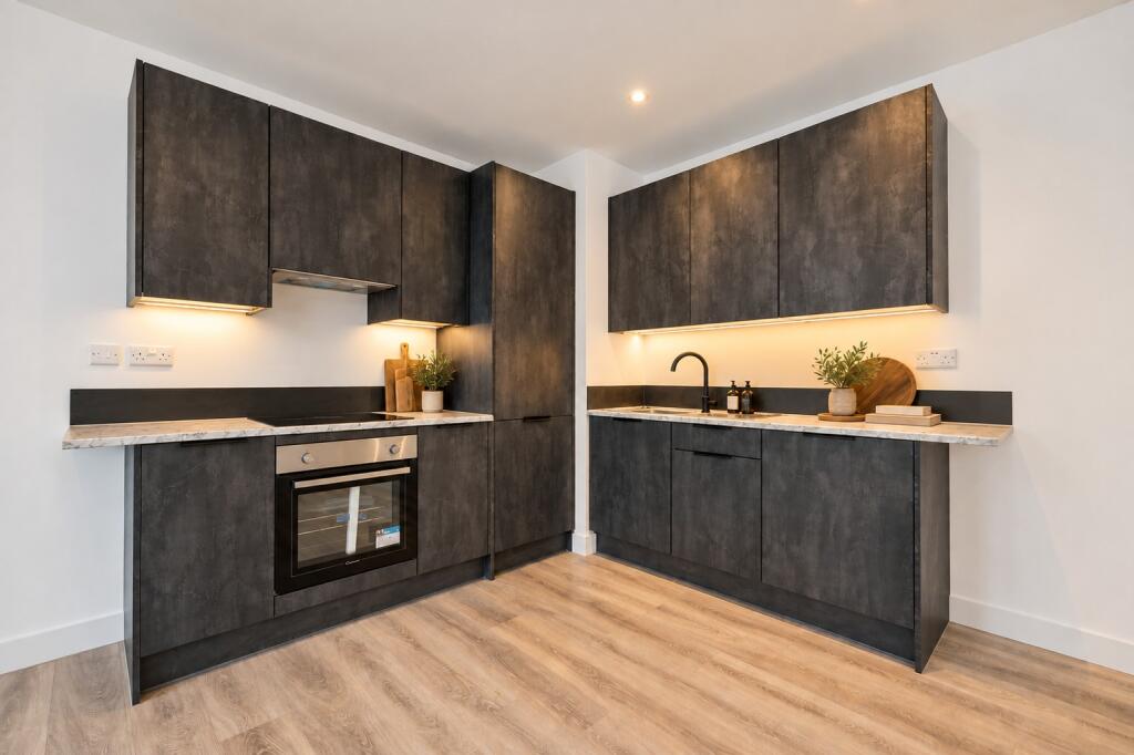 Apartment in Slough, Chalvey - View 5