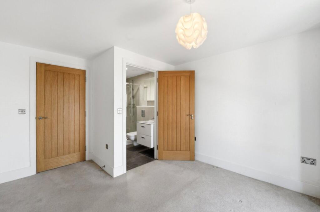 Apartment in Nottingham - View 5