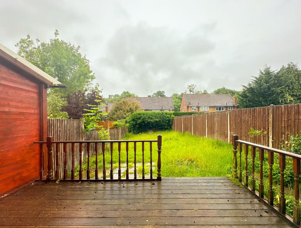 House in Watford, Hertfordshire - More