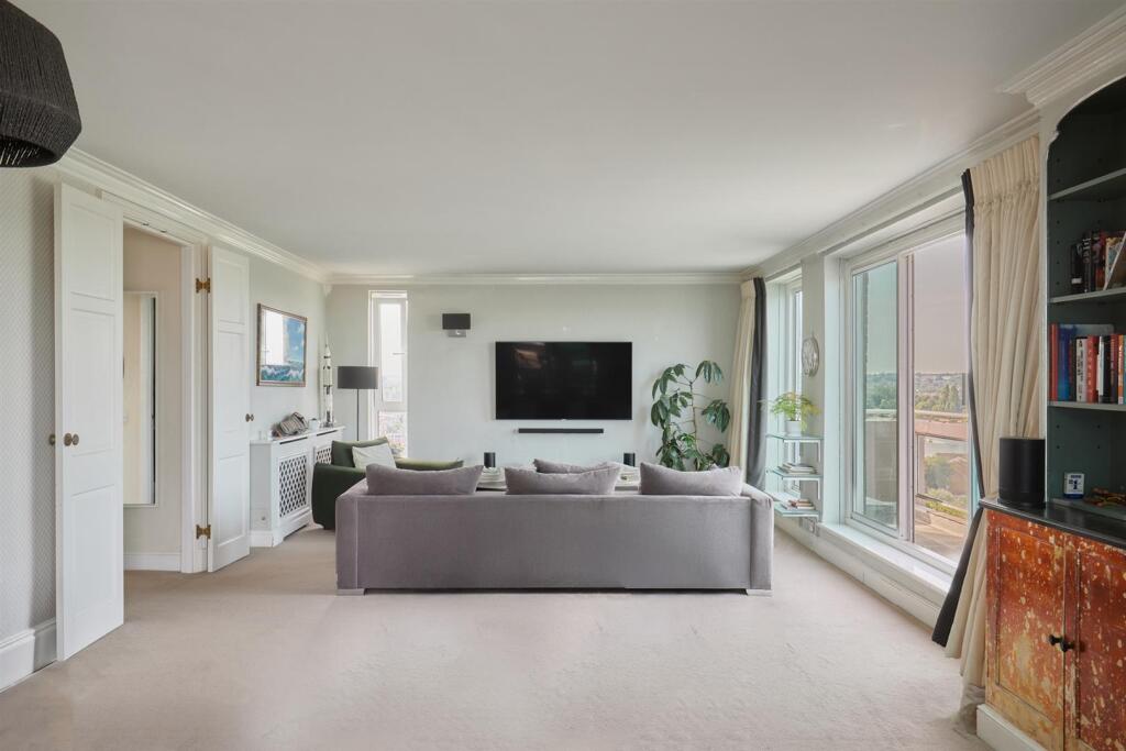 House in London - View 2