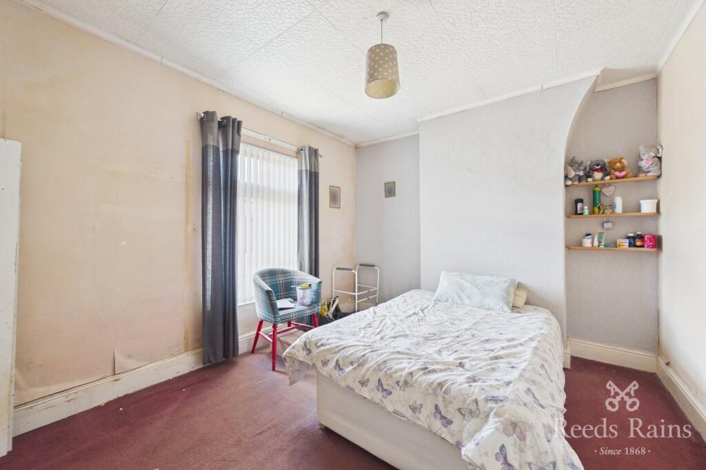 House in St Helens, Portico, Sutton Heath - View 4