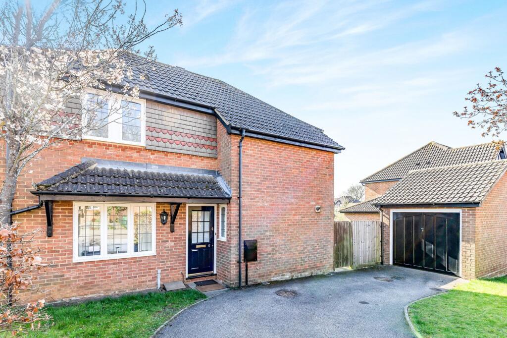 Main image of property: Pitchford Avenue, Buckingham, Buckinghamshire, MK18