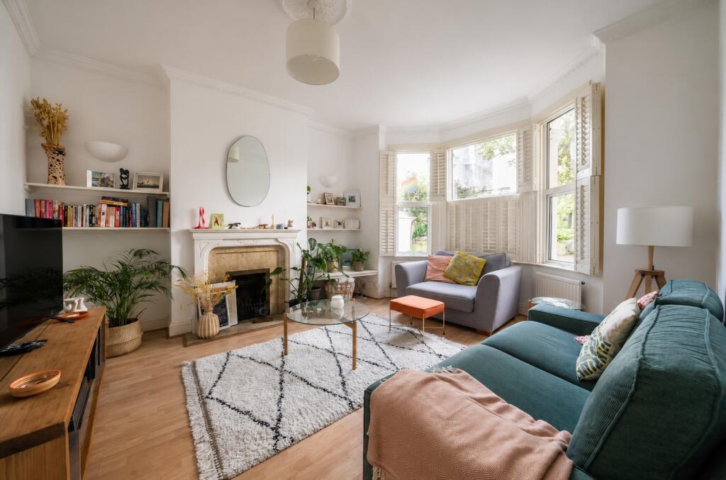 Apartment in Brighton, Round Hill - View 2