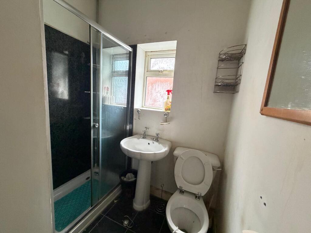House in Tameside, Hurst Cross - More
