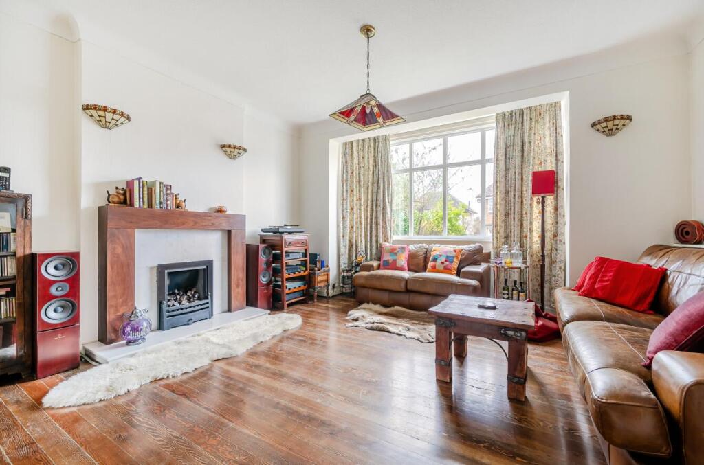 Poynings Way, Woodside Park photo 2
