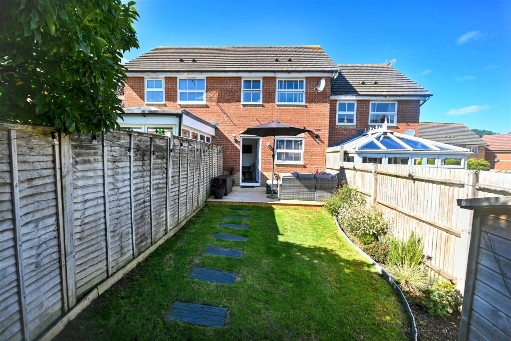 Beechfield Close, Stone Cross, Pevensey photo 4
