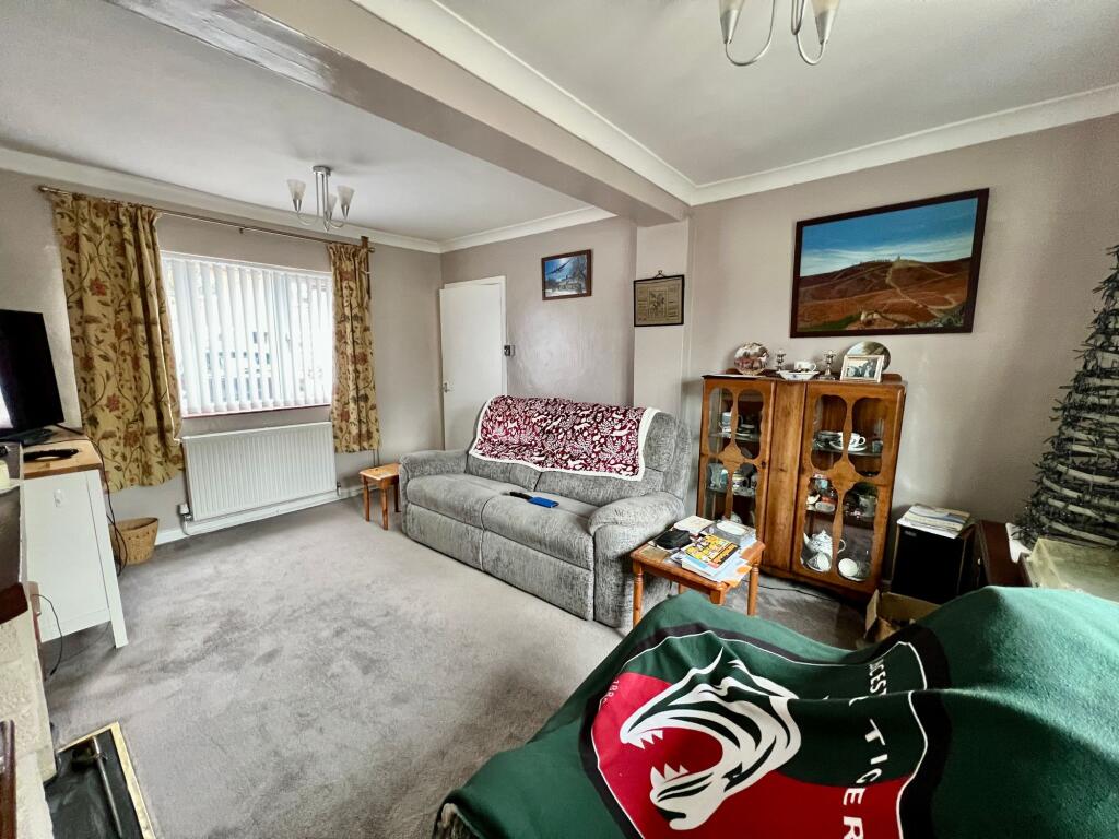 House in South Kesteven, Grantham - More
