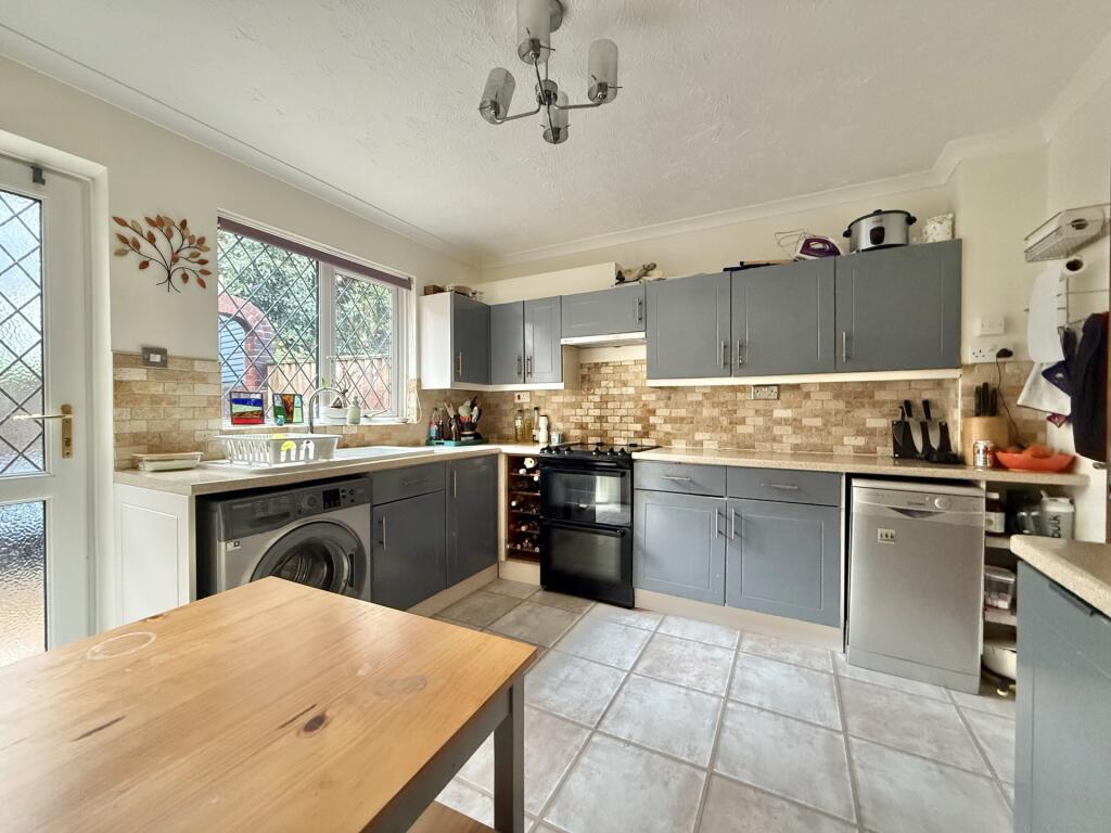 Howard Close, Exwick, EX4 photo 2