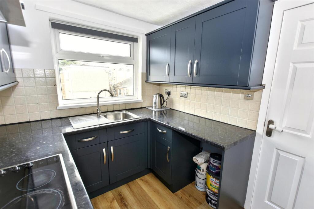 Apartment in Truro - View 5