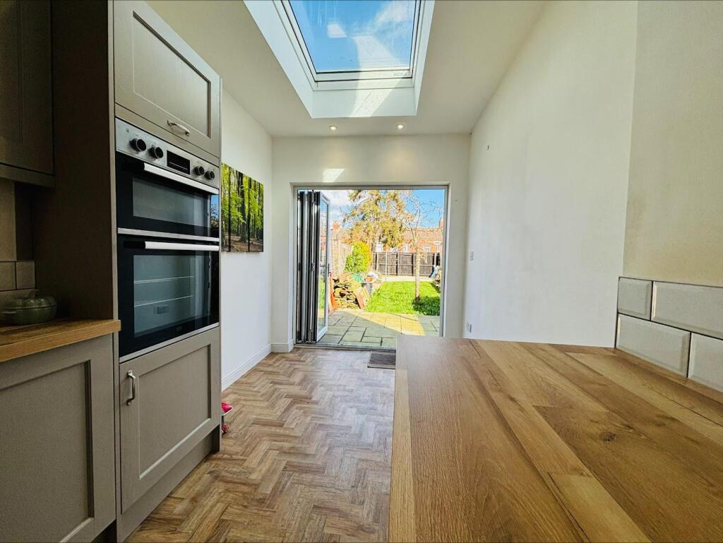 House in Northampton, Kingsley Park - More