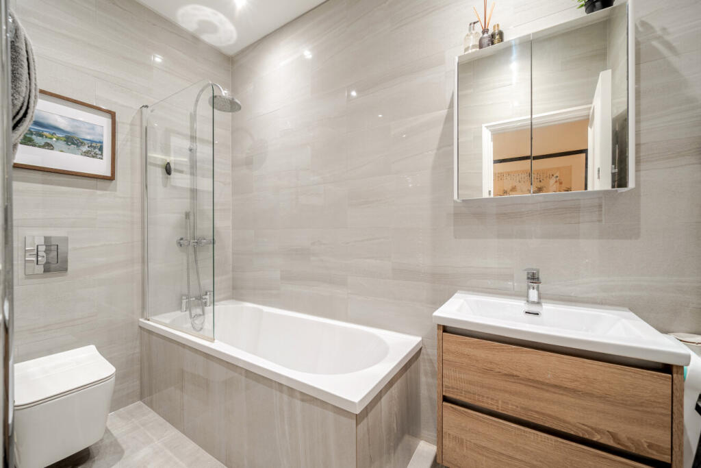 Apartment in London - View 5