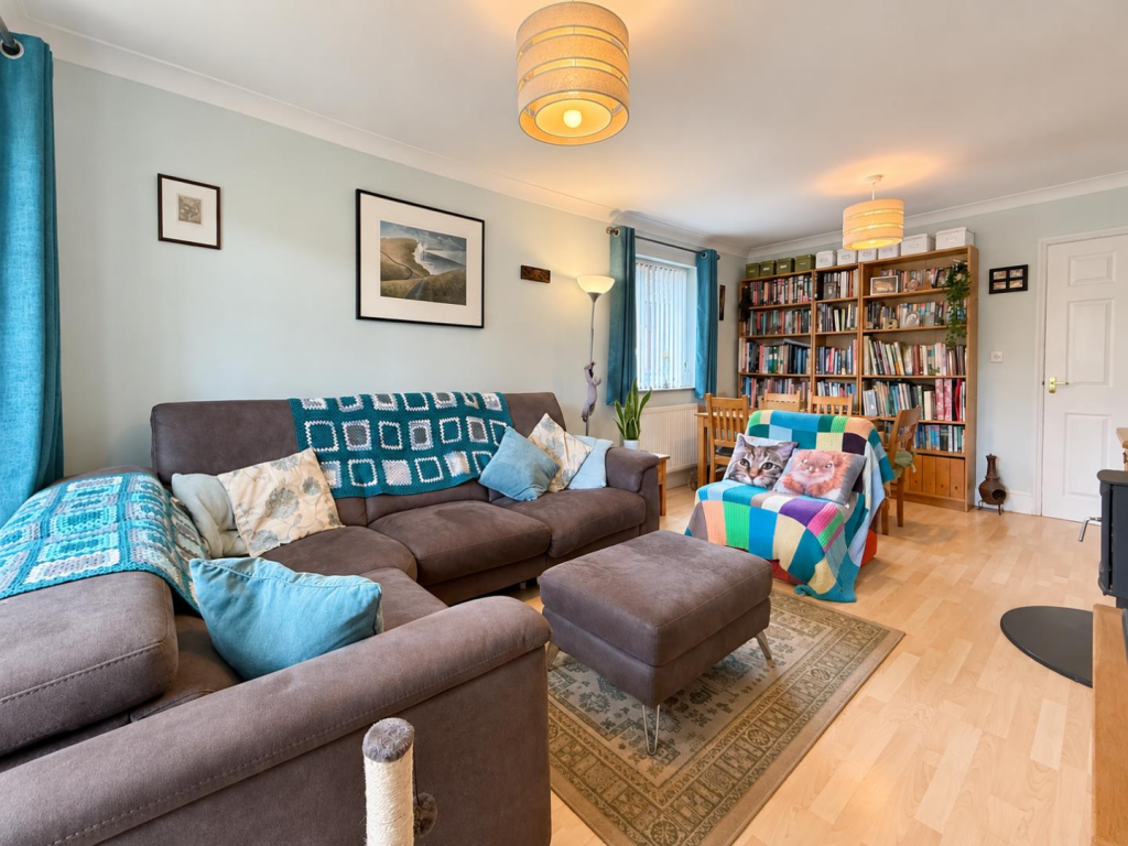 Meadow Drive, Lakenheath, Brandon photo 3