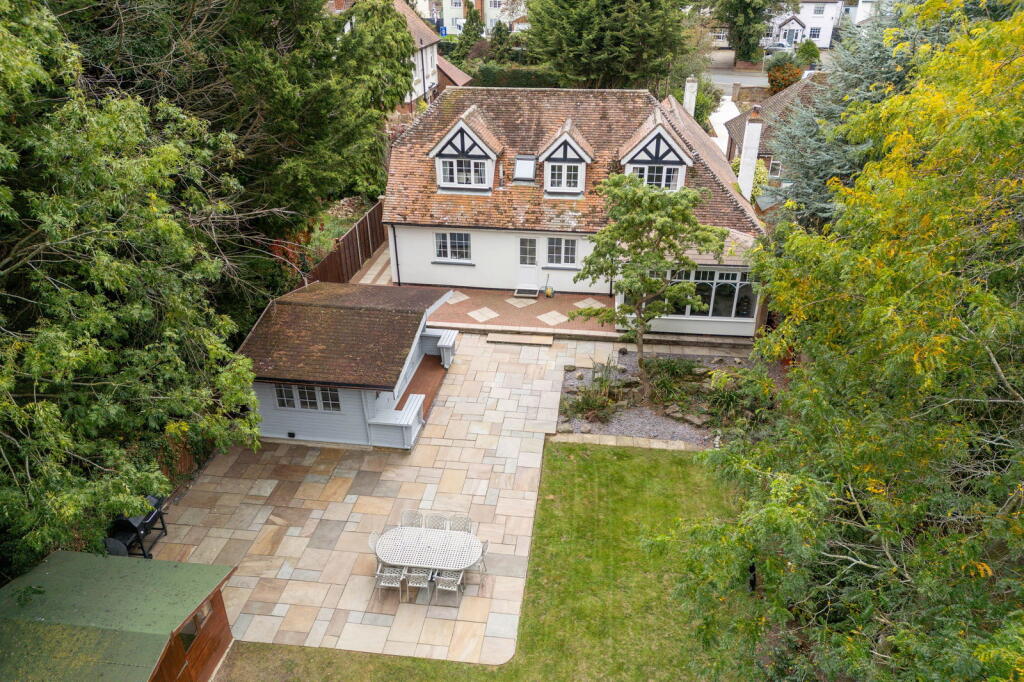 Main image of property: Stotfold Road, Arlesey, SG15 6XL