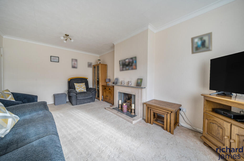 Dart Avenue, Haydon Wick, Swindon, SN25 photo 4