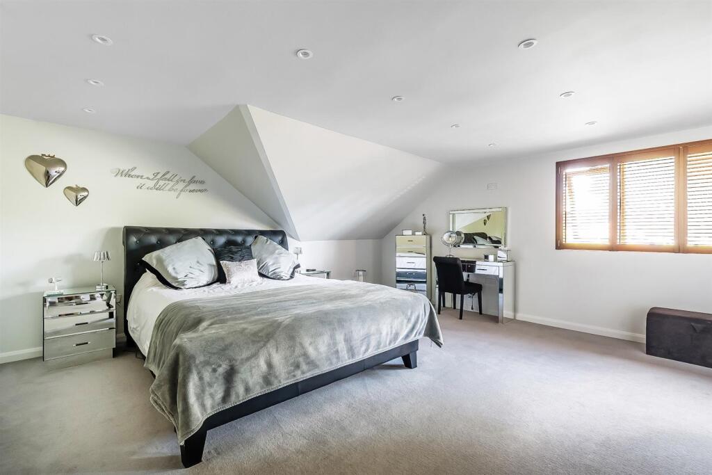 House in Mole Valley, Surrey - More