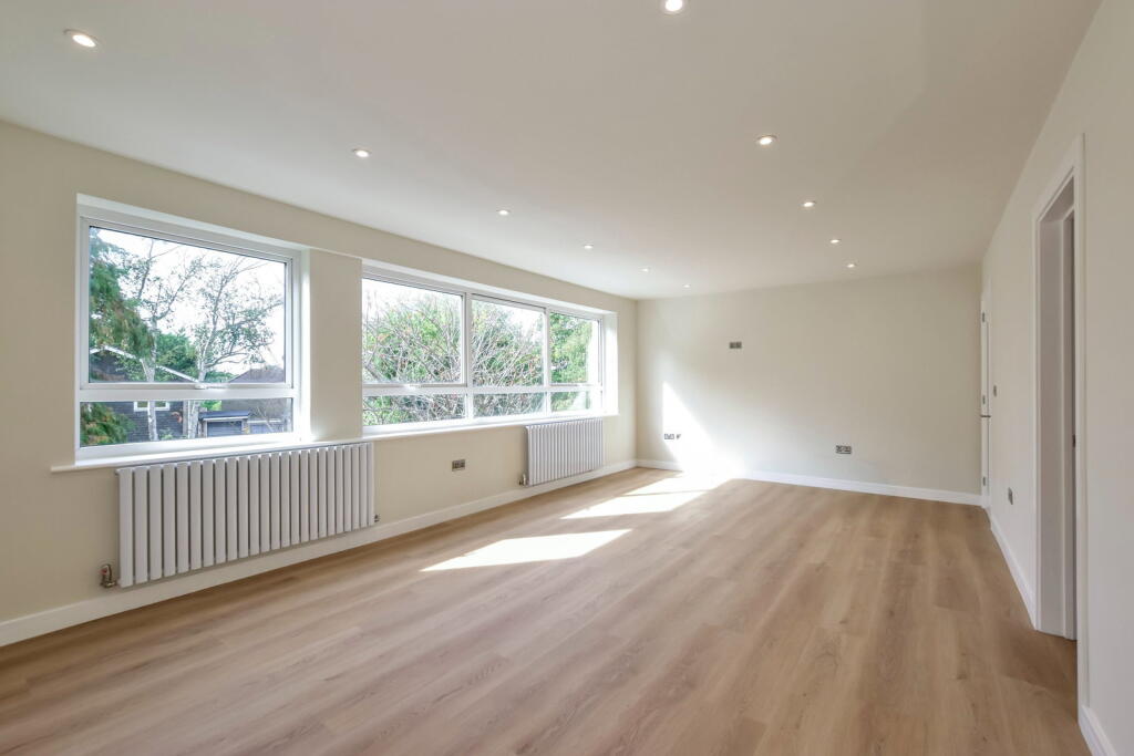 Apartment in Watford - More