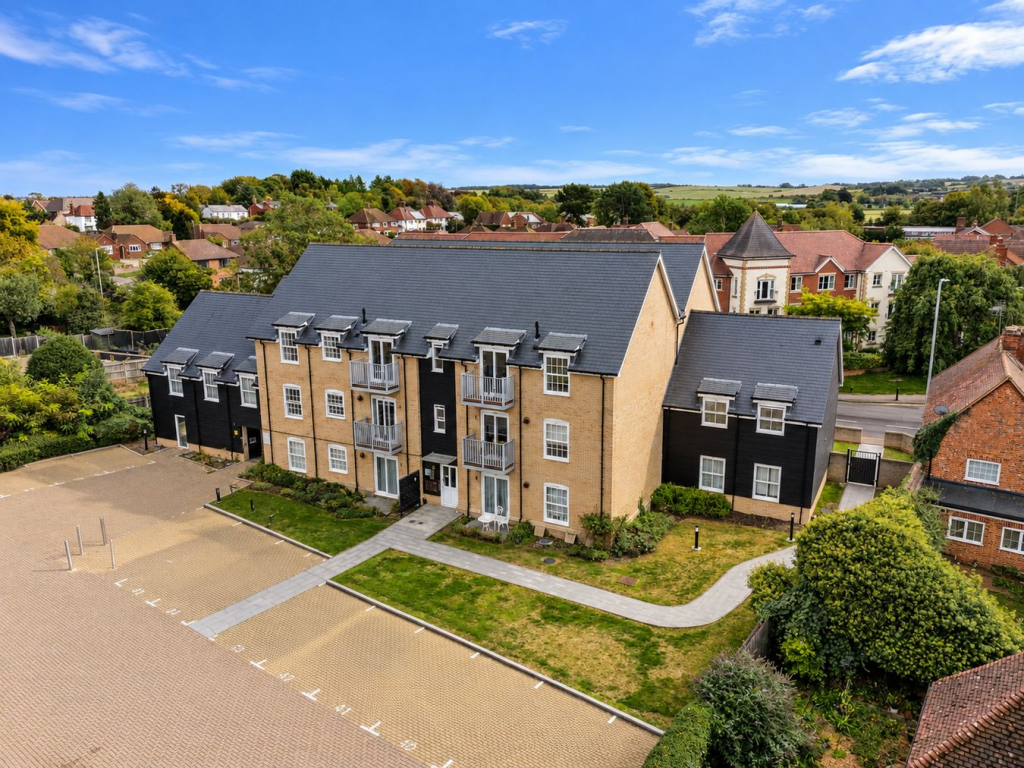 Apartment in North Hertfordshire, Hertfordshire - View 2