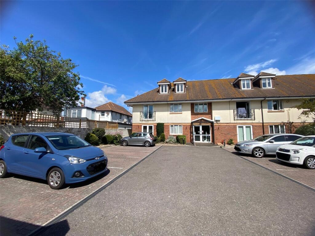 1-bed flat on Mary Coombs Court, 2A Sea Grove Avenue, Hayling Island, Hampshire, PO11, £160,000