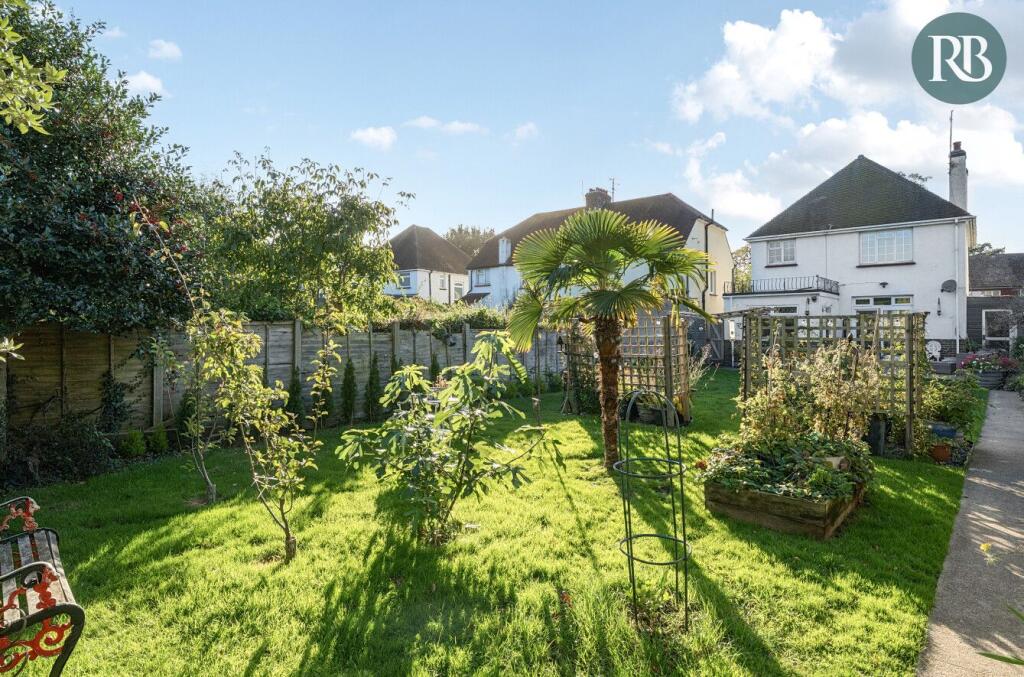 3-bed detached on Southwick Street, Southwick, West Sussex, BN42 4TJ, £800,000