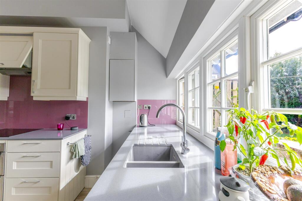 Apartment in Harrow - View 4