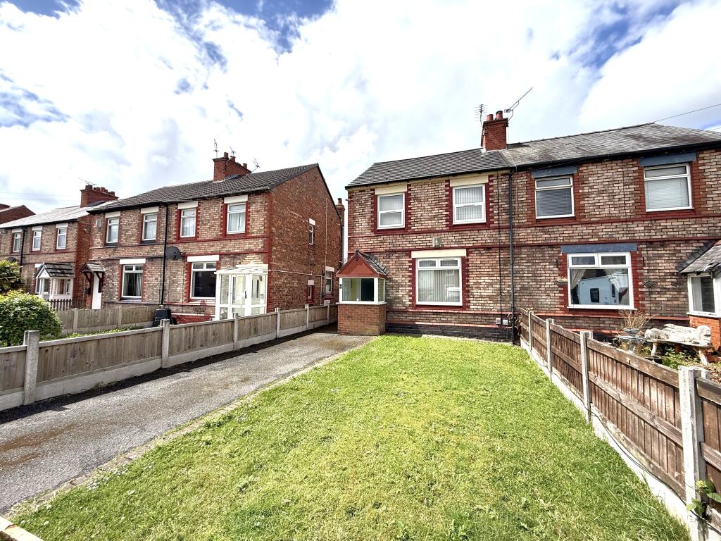 Main image of property: Flatt Lane, Ellesmere Port, Cheshire West And Chester