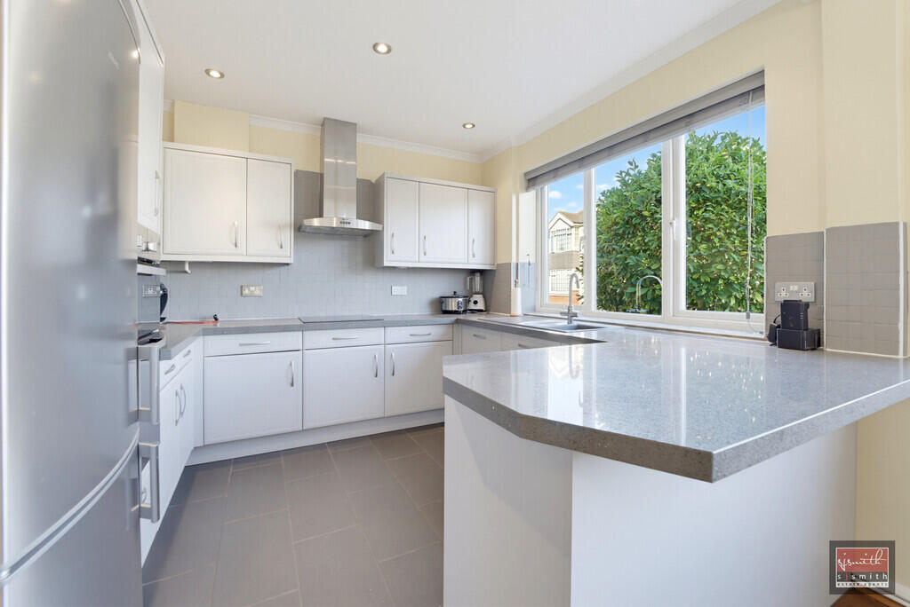 House in Spelthorne, Surrey - View 3