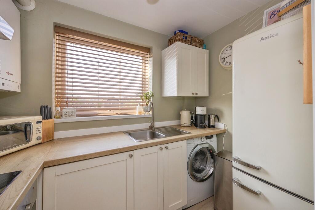 House in Havant, Waterlooville - View 3