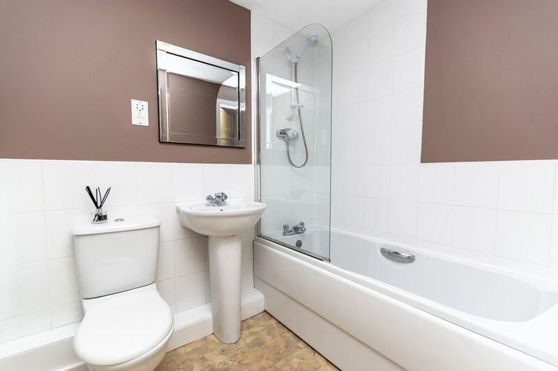 Apartment in Warrington, Wilderspool, Howley - More