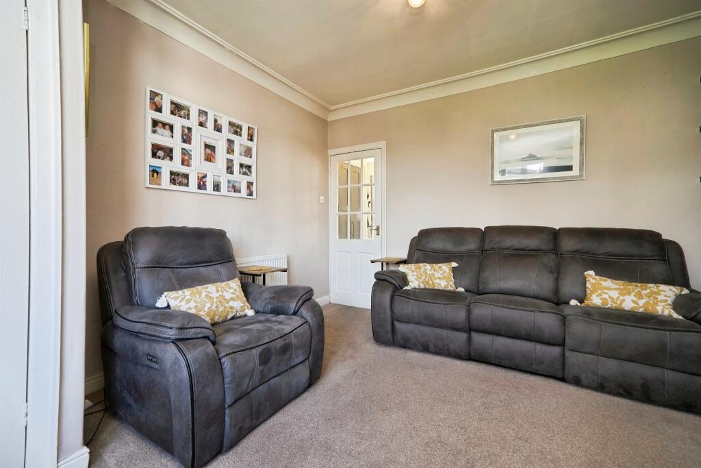 Low Ash Crescent, Shipley photo 5