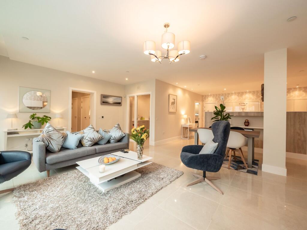Apartment in Edinburgh, Silvermills, New Town/Broughton - View 2