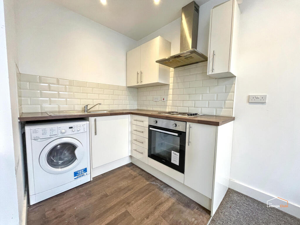 Apartment in Calderdale, West Yorkshire - View 5