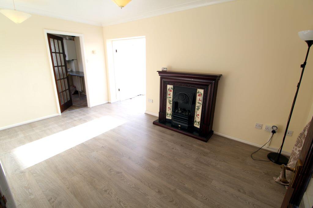 Paddock Close, Bradley Stoke photo 3